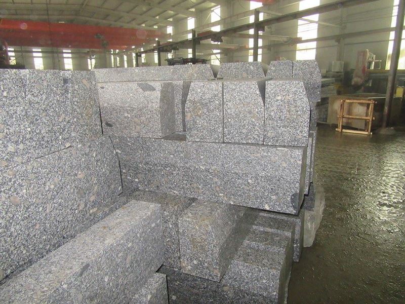 Flamed G602 Light Grey Granite Kerbstone.jpg