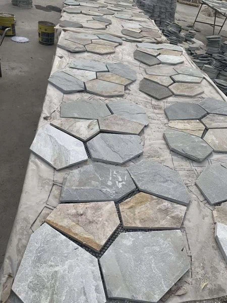 Crazy Slate paving.jpg